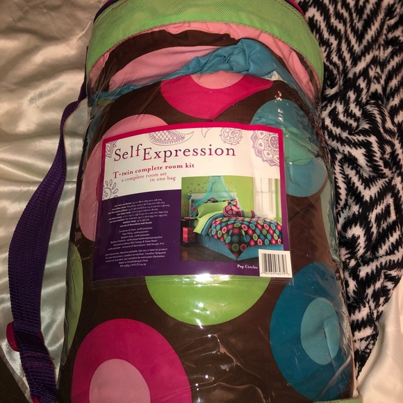 Twin Bed Set - Picture 1 of 1